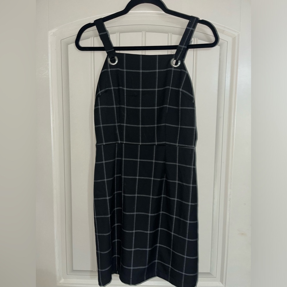 Black and white dress